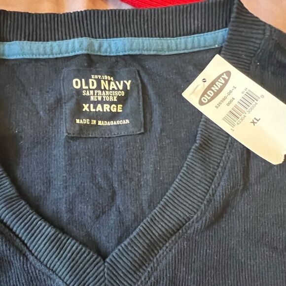 New v neck sweater - Picture 4 of 4